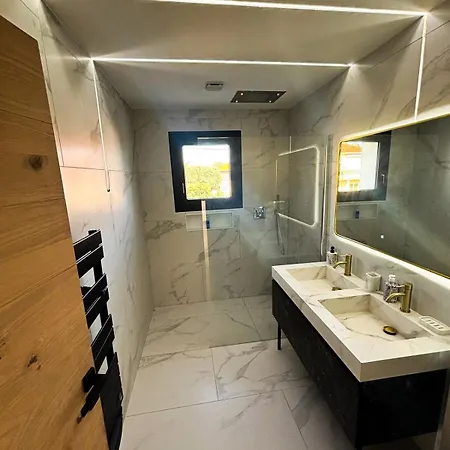 Apartment Of Villa, Private Pool 7 People